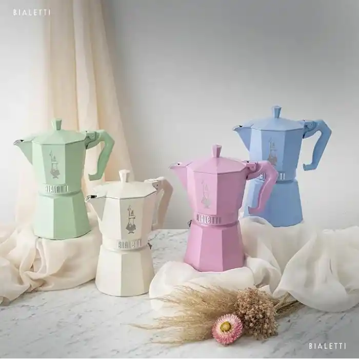 Bialetti - Moka Exclusive: 3 Cups Ocak Üstü Espresso Pişirici - 130ml - Pembe Renk - Alüminyum Gövde - Patentli Güvenlik Valfi - Tüm Ocak Türleri İçin Uygundur (İndüksiyon Hariç)
