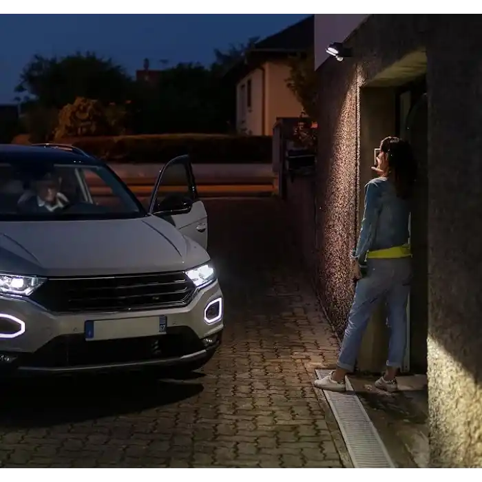 Brennenstuhl Pilli LED Spot Lamba LUFOS / Kablosuz LED Dış Mekan Spotu Pilli ve Hareket Sensörlü, 8 Adet LED Lamba, 2 x 240 Lümen, Dış Mekan için