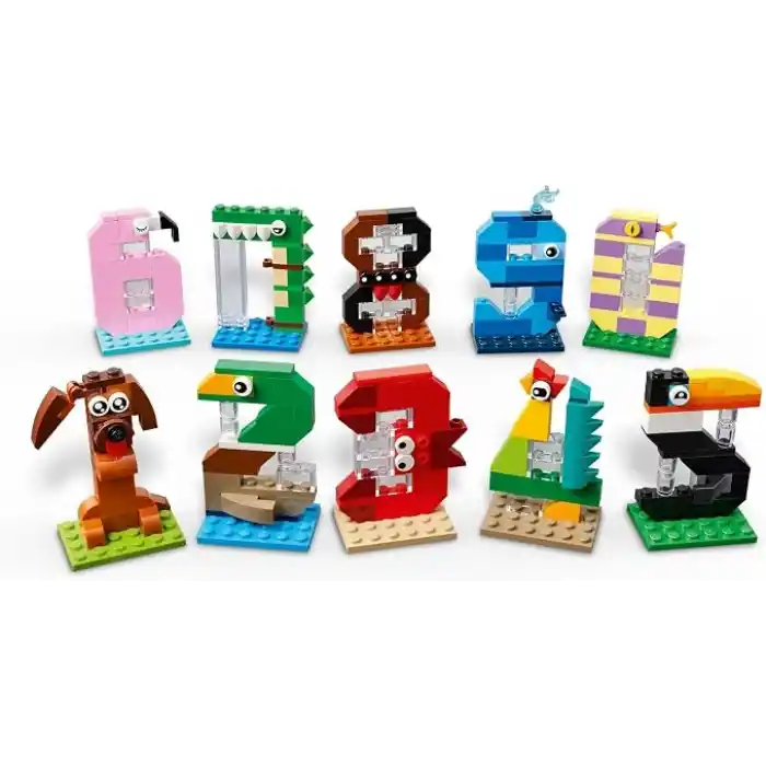 LEGO Doğum Günü Rakamları 40807 – 6 Yaş Üzeri Çocuklar için Hayvanlı Masa ve Köpek, Ördek, Yengeç, Horoz, Flamingo ve Timsah Pasta Süsleri İçeren Oyuncak Yapım Seti, Eğitici Hediye Fikri (281 Parça)