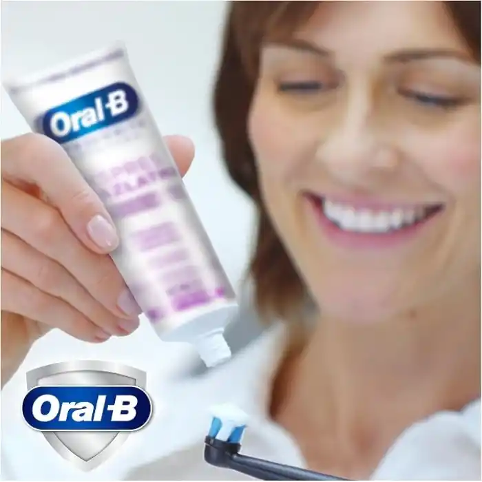 Oral-B Pro 3D White Advanced Ekspres Beyazlık Parlak Beyazlık Diş Macunu 75 ml