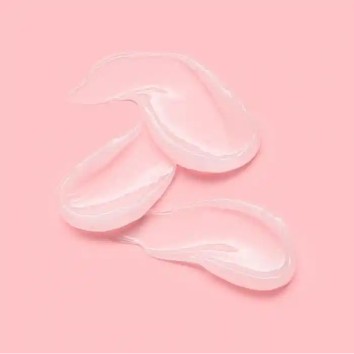 Essence Cosmetics The Super Peptide Glossy Lip Treatment Dudak Bakımı 01
