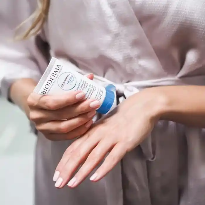 Bioderma Atoderm Hand & Nail Cream Kuru Ciltler için El Kremi Shea Yağı İçeren Onarıcı ve Nemlendirici Bakım 50 Ml (2 paketi)
