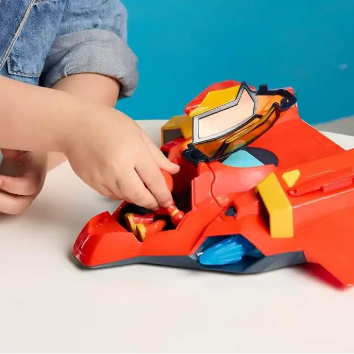 Disney Jr. Series Marvels Iron Man and his Awesome Friends Ultimate Dev Boyutlu Zırh Iron Jet Oyuncak Seti, 7,6 cm Aksiyon Figürleri, Zırh Kostümleri, Araç