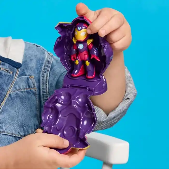 Disney Jr. Series Marvels Iron Man and his Awesome Friends Ultimate Dev Boyutlu Zırh Iron Jet Oyuncak Seti, 7,6 cm Aksiyon Figürleri, Zırh Kostümleri, Araç