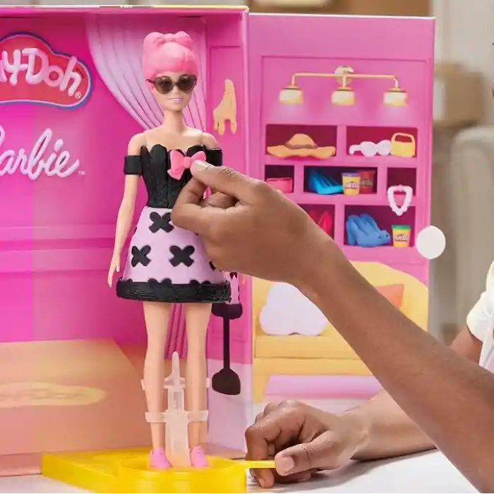 Play-Doh Barbie Tasarımcı Moda Gösterisi Oyun Seti