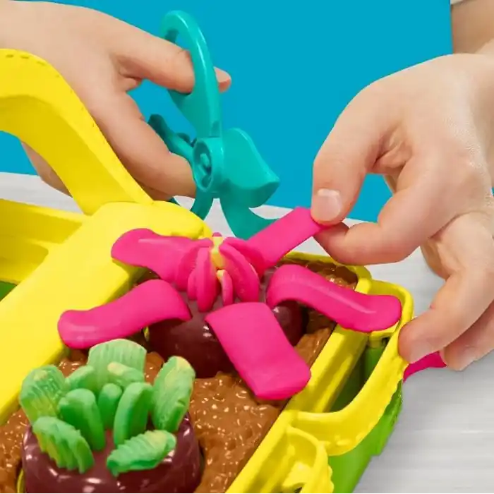 Play-Doh Blooming Flower Garden Oyun Seti | Doğa Temalı Rol Yapma ve Yaratıcı Oyun | 3 Yaş ve Üzeri Çocuklar İçin Sanat ve El İşi Seti