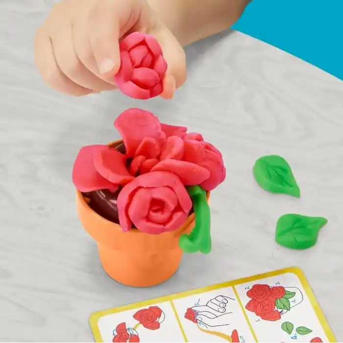 Play-Doh Blooming Flower Garden Oyun Seti | Doğa Temalı Rol Yapma ve Yaratıcı Oyun | 3 Yaş ve Üzeri Çocuklar İçin Sanat ve El İşi Seti