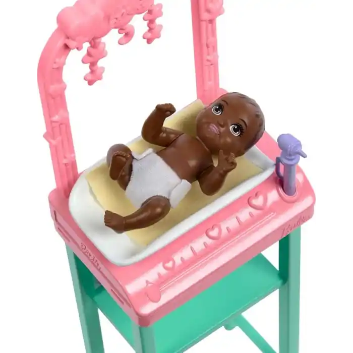 Barbie Kariyer Oyun Setleri - Doktor Bebek Çocuk Doktoru Barbie, sarışın bebek, 1 bebek figürü, mobilya ve aksesuarlar JCR72