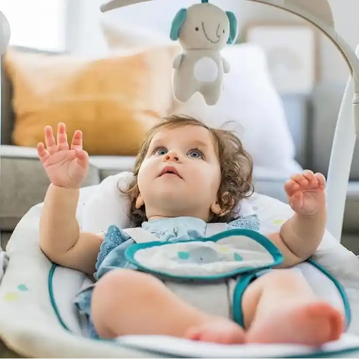 Ingenuity ConvertMe 2si 1 Arada Kompakt Taşınabilir Bebek Salıncağı ve Bebek Koltuğu, Pille Çalışan Titreşimler, Otomatik Sallanma, Doğa Sesleri - Nash
