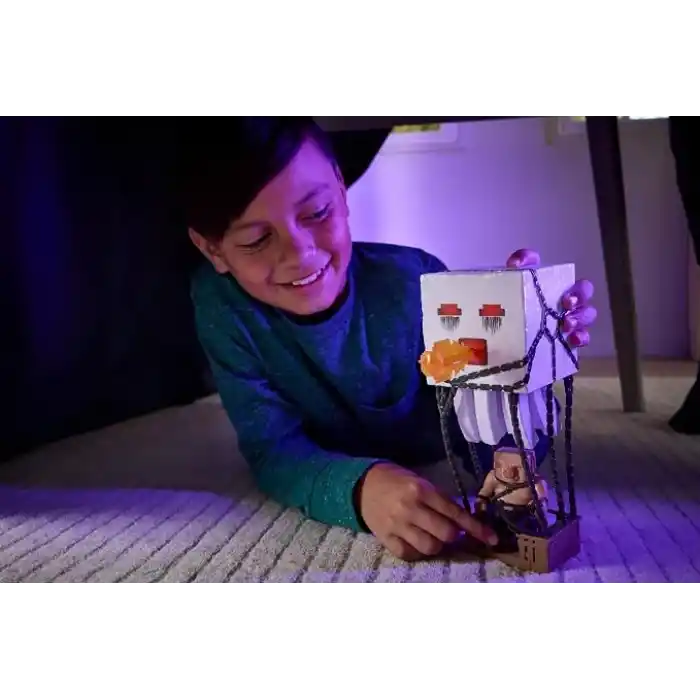 Mattel Minecraft Filmden ilham alan aksiyon figürü seti, ışıklar, sesler ve ateş topu fırlatma özelliğiyle balon figürü, fırlatıcı ve disk, piglin savaşçısı, JFB69