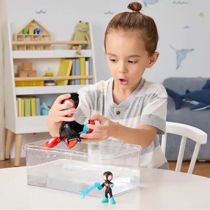 Marvel Spidey and his Amazing Friends Su Ağları Dönen Yunus Denizaltı Oyuncak
