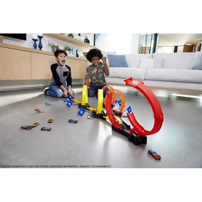 Hot Wheels® Çok Çemberli Yarış Seti