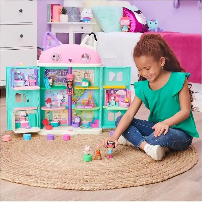 Gabbys Dollhouse 2 Oyuncak Figürlü Flower-rific Bahçe Seti (2 Aksesuar, Teslimat ve Mobilya Parçası)