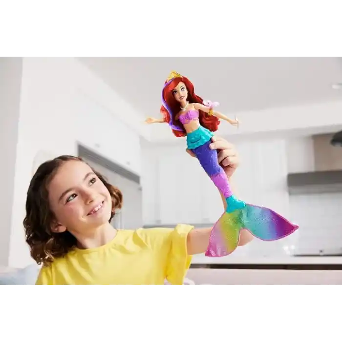 Mattel Disney Prensesi Yüzen ve Renk Değiştiren Ariel Bebek Disney prensesi oyuncakları, yüzen deniz kızı Ariel bebek HPD43
