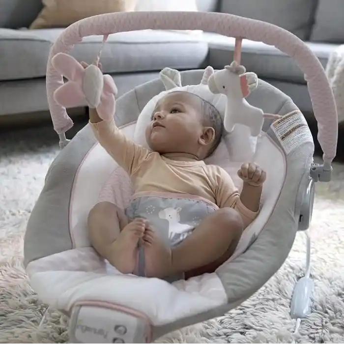 Ingenuity RahatlatıcıAna Kucağı, Sesler ve Titreşimler, 0-6 Ay, 9 kgya Kadar - Flora the Unicorn (Pembe)