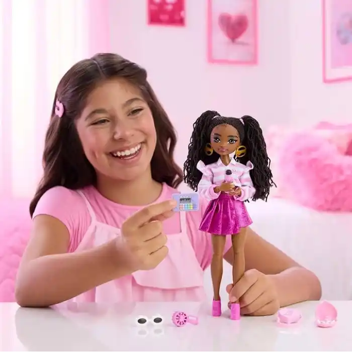 Kahverengi saçlı ve eklemleri bükülebilen Barbie Dream Besties Brooklyn bebek ve aksesuarları, dans temalı oyuncaklar, JKP51