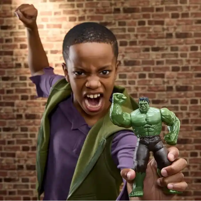 Marvel Studios Spider-Man: Yepyeni Bir Gün Hulk Aksiyon Efektli 15,2 cm Ses Efektli Elektronik Figür, Çocuklar için Süper Kahraman Oyuncakları ve Figürleri, 4 Yaş ve Üzeri