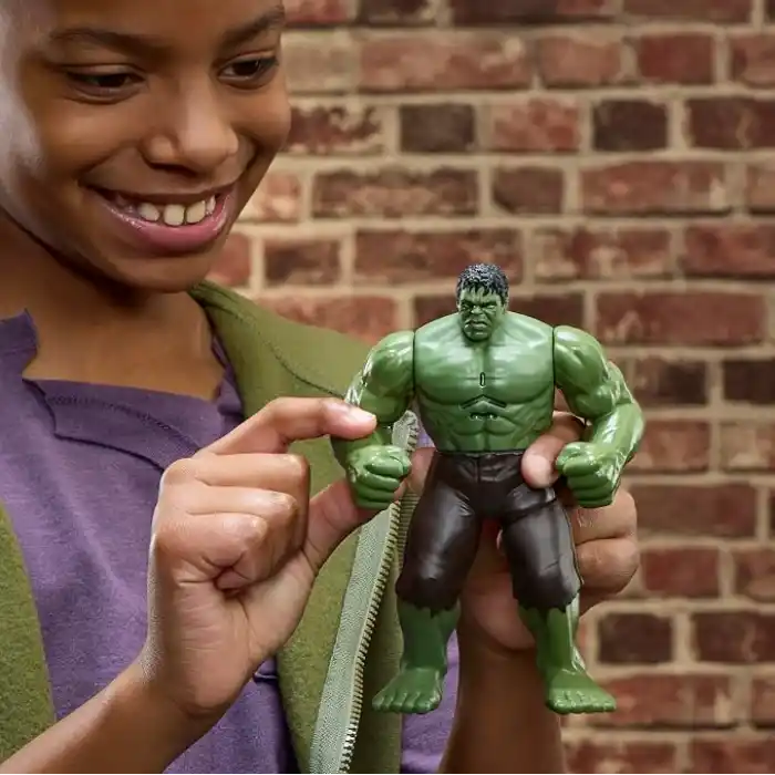 Marvel Studios Spider-Man: Yepyeni Bir Gün Hulk Aksiyon Efektli 15,2 cm Ses Efektli Elektronik Figür, Çocuklar için Süper Kahraman Oyuncakları ve Figürleri, 4 Yaş ve Üzeri