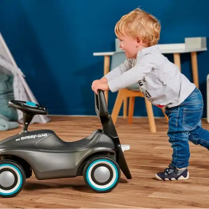 BIG, 800056445, BIG 2si 1 Arada Yürüteç Aparatı, 40 cm Yükseklik, Devrilme Önleyici, Sırt Dayayabilme, Geniş Tutamak, Ergonomik Tasarım
