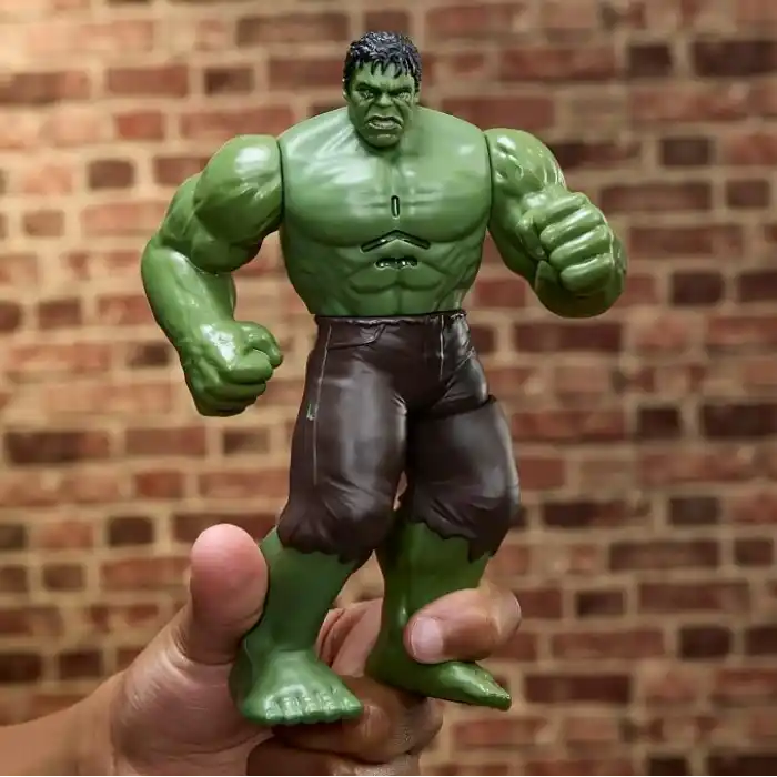 Marvel Studios Spider-Man: Yepyeni Bir Gün Hulk Aksiyon Efektli 15,2 cm Ses Efektli Elektronik Figür, Çocuklar için Süper Kahraman Oyuncakları ve Figürleri, 4 Yaş ve Üzeri
