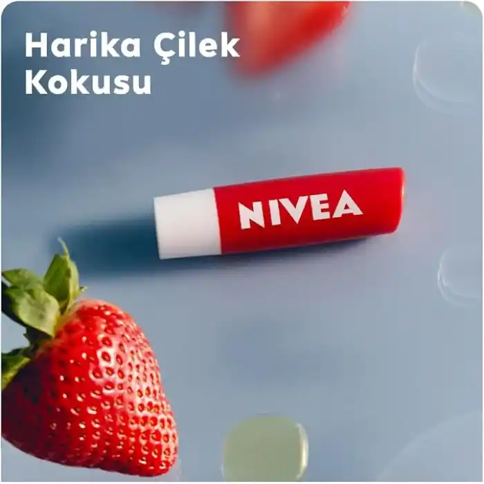 NIVEA Çilek Dudak Bakım Kremi 4.8 gr, 24 Saat Nemlendirme,Çilek Kokusu,Işıltılı Renk,Mineral Yağı İçermez