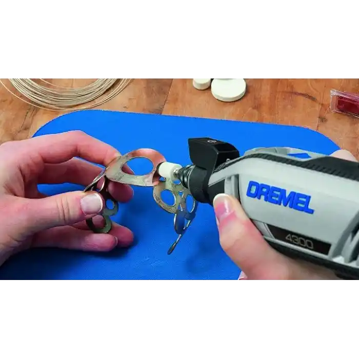 Dremel 421 Parlatma Macunu, Mat ve Oksitlenmiş Yüzeyler, Metal ve Plastiklerdeki Kusurlar İçin