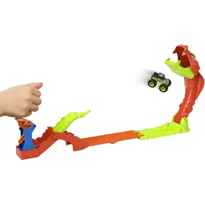 Hot WheelsMonster Trucks Snake Bite Güç Darbesi Oyun Seti, 1:64 ölçekli özel Bone Shaker ve pist, JJN44