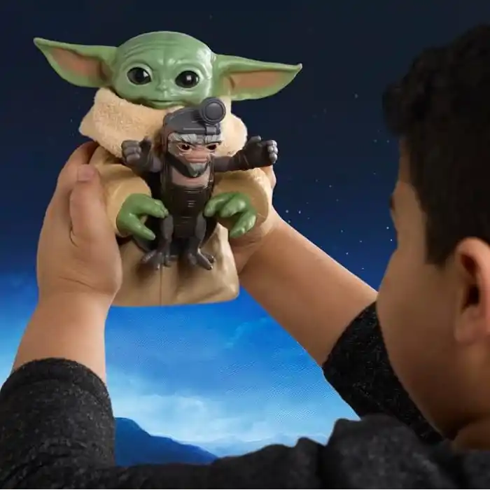 Star Wars Kucaklayan Grogu 16,5 cm Elektronik Aksiyon Figürü ve Anzellan, İnteraktif Oyuncaklar, 4 Yaş ve Üzeri Çocuklar İçin Star Wars: The Mandalorian ve Grogu Oyuncakları