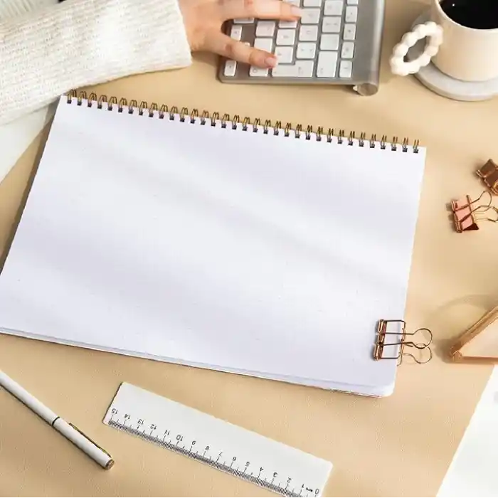 A4 Spiralli Karton Kapak 2’li Set Noktalı Okul Defteri 80 yaprak, Ders Programlı Mavi Kahve Kalpler
