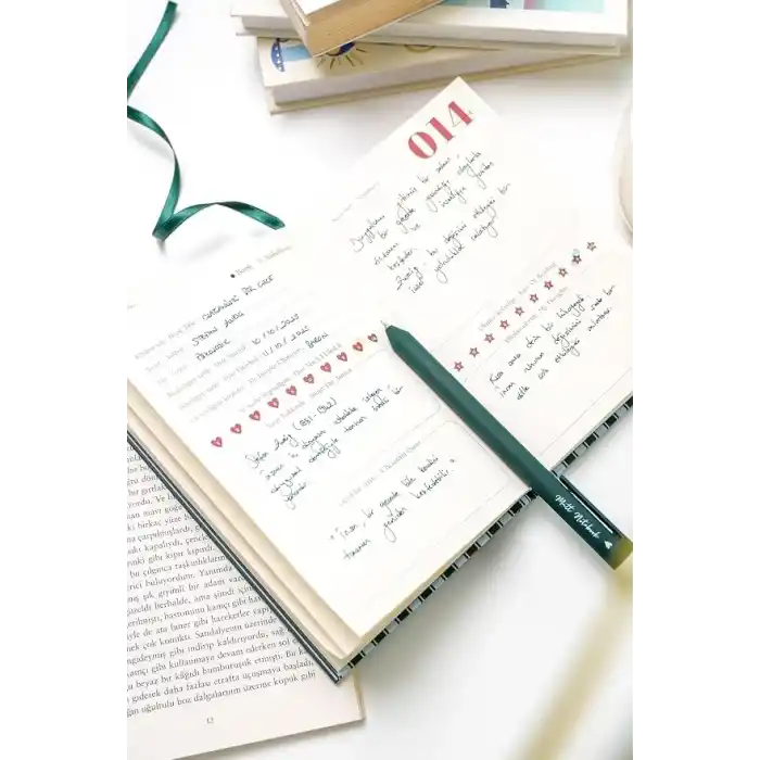 Matt Notebook Kitap Okuma Günlüğü Reading Journal Yeşil