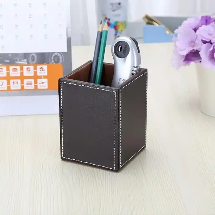 Xspring PU Deri Kare Kalemlik, Kalem Bardakları Masa Aksesuarları Düzenleyici, Ofis Kırtasiye Malzemeleri Düzenleyici, Kalem Düzenleyici, Ofis Malzemeleri Organize için Kalem Tutucu Kupası, Kahverengi