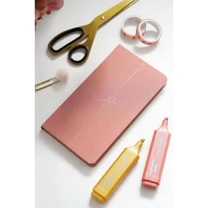 Matt Notebook 2027 Yılı Haftalık Keten 9x17 cm Cep Ajandası 12 Aylık Pembe