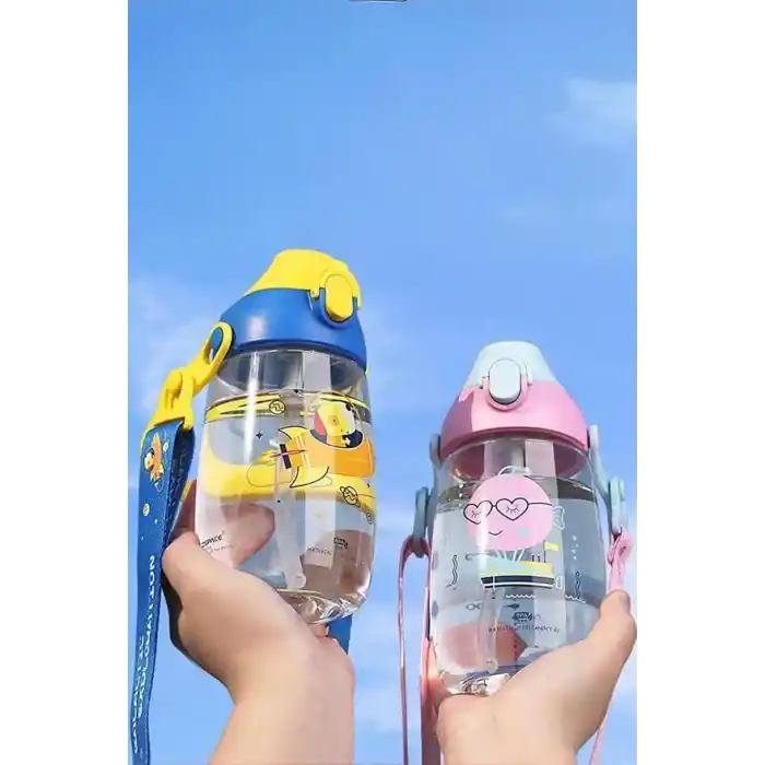Uzspace 500ml Askılı Kulplu Pipetli Tritan Çocuk Su Matarası (Mavi-Sarı)