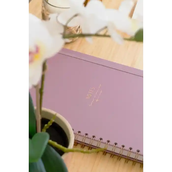 Matt Notebook 20x28 cm A4 Lastikli Spiralli Sert Kapak Not Defteri Kareli Gül Kurusu