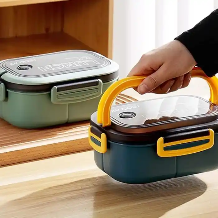 Busstier 1200 ml 2 Katlı 6 Bölmeli BPAsız PP Plastik Sefer Tası ve Beslenme Çantası - Hava Kilitli Bento Lunch Box, Çatal ve Kaşık Dahil (Yeşil)