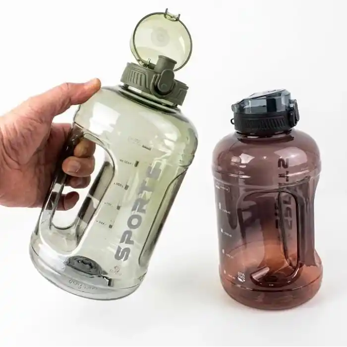 Deconox 1 Adet 2.2 Litre Motivasyonel Su Şişesi - Kırılmaz Polikarbon Ölçekli Sporcu Suluğu Sızdırmaz Kapaklı ve Kulplu Dev Su Matarası (Asorti Karışık Renk Gönderim)