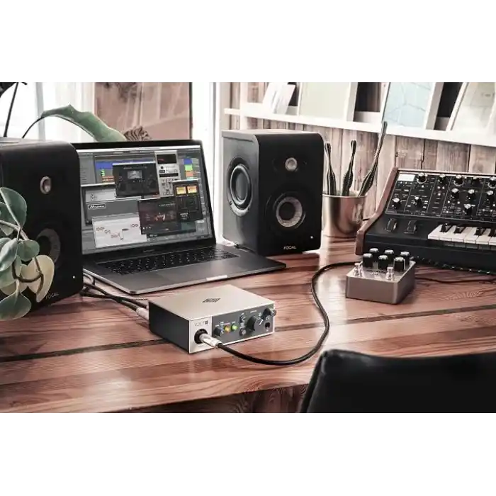 Universal Audio Volt 1 | Kayıt, podcast ve streaming için USB ses kartı