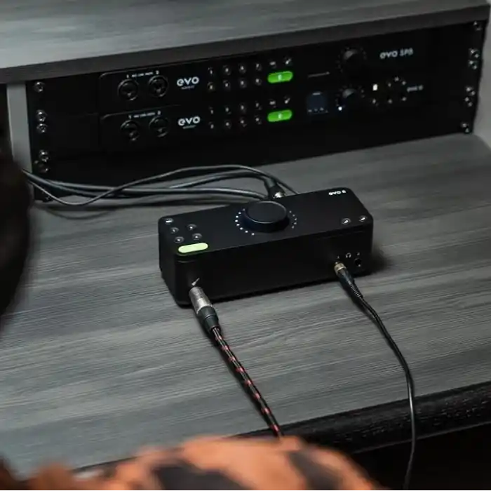 Audient EVO8, EVO 8 USB ses arabirimi ses kartı müzik üretimi için (4 in / 4 out USB ses arayüzü, 48 Volt Phantom besleme, 4 mikrofon preamp, loopback, Windows/Mac/iOS)