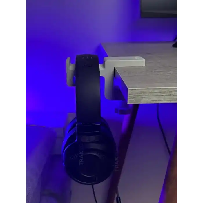 Premium Beyaz Masa Kenarı Kulaklık Standı – Polardock Edition | Kaydırmaz Keçeli, Ergonomik ve Güçlendirilmiş