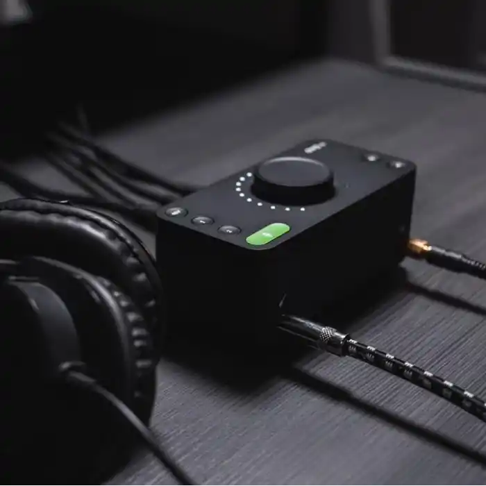 Audient EVO4, EVO 4 USB ses arabirimi ses kartı müzik üretimi için (2 in / 2 out USB ses arayüzü, 48 Volt Phantom besleme, 2 mikrofon preamp, loopback,Windows/Mac/iOS), Siyah