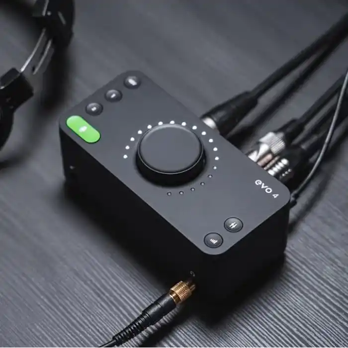 Audient EVO4, EVO 4 USB ses arabirimi ses kartı müzik üretimi için (2 in / 2 out USB ses arayüzü, 48 Volt Phantom besleme, 2 mikrofon preamp, loopback,Windows/Mac/iOS), Siyah