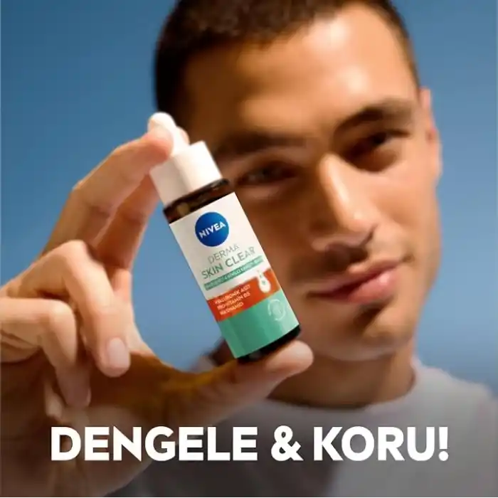 NIVEA Derma Skin Clear Dengeleyici ve Sivilce Karşıtı Serum 30ml, Cildi Yatıştırır, Komedojenik Değildir,Niasinamid, Hyaluronik Asit, Pro Vitamin B5,Yağlı,Karma Cilt