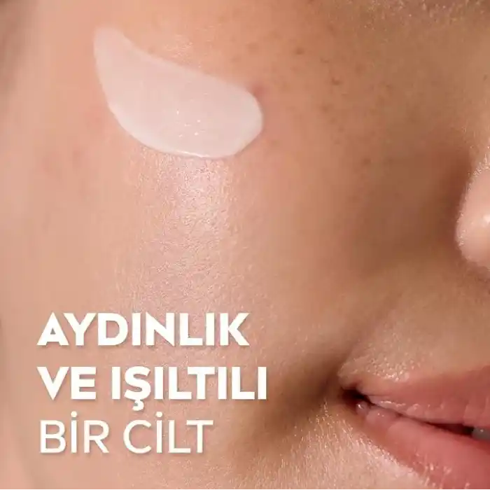 NIVEA Luminous630 Leke Karşıtı Gündüz Bakım Kremi 40ml, SPF50 Yüksek Güneş Koruyucu, Hyaluronik Asit, E vitamini, Hassas Cilt, Yüz Güneş Koruyucu, Koyu Leke, Güneş Lekesi Karşıtı