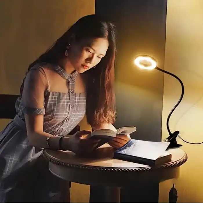 Kyrotech Klipsli LED Kitap Okuma Lambası USB Girişli Aydınlatma Esnek Kollu Metal Ders Çalışma Makyaj TikTok YouTube Canlı Yayın İçerik Üretim Işığı Göz Yormaz Modern 3 Renk Modlu Sarı Beyaz Gün Işığı