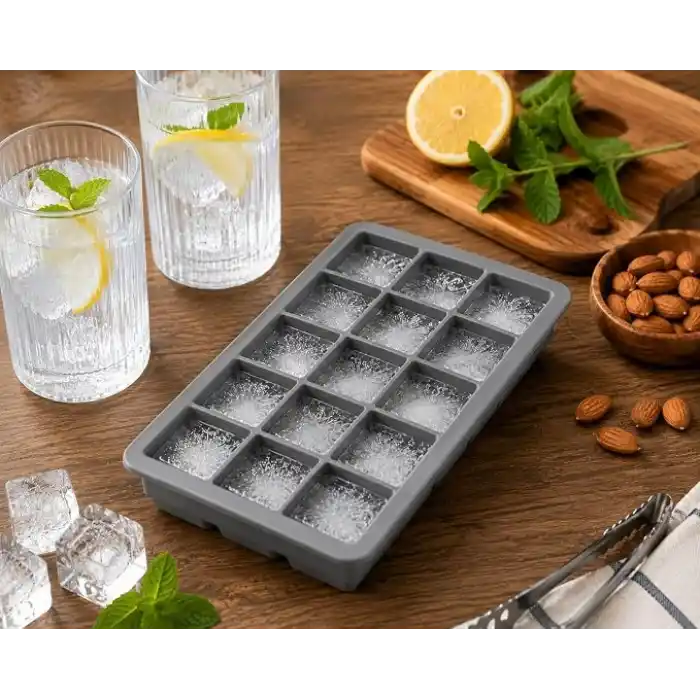 Orret Home 2 Adet Kare Buz Kalıbı, 15 Bölmeli Çok Amaçlı Buz Küpü Kalıbı, Kolay Serbest Bırakma Özelliği, Kahve ve Ev Yapımı İçecekler için İdeal Dondurucu Kalıpları (2 Adet)