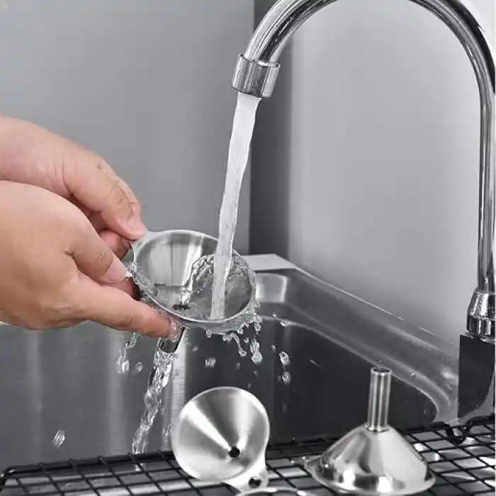 MallArt® Paslanmaz Çelik Mini Huni Seti (3lü) - 7.5 cm, 5.5 cm, 4.5 cm Dar Ağızlı Sıvı ve Baharat Hunisi, Tutucu Halkalı Mutfak ve Şişe Aktarma Seti