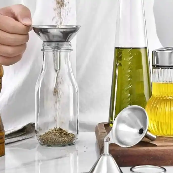 MallArt® Paslanmaz Çelik Mini Huni Seti (3lü) - 7.5 cm, 5.5 cm, 4.5 cm Dar Ağızlı Sıvı ve Baharat Hunisi, Tutucu Halkalı Mutfak ve Şişe Aktarma Seti