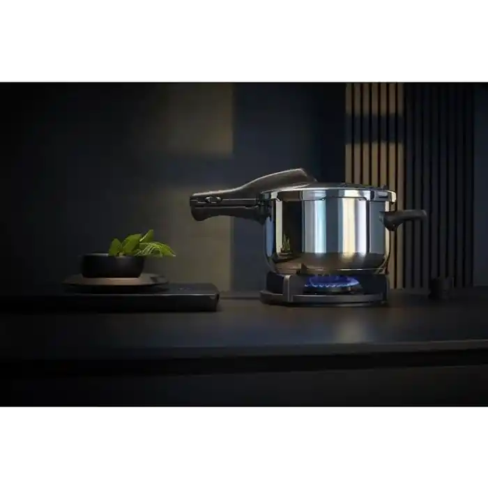 WMF Perfect One Pot 6,5 L Düdüklü Tencere, İndüksiyon Uyumlu, Cromargan® Yüksek Kaliteli Paslanmaz Çelik, 2 Pişirme Kademesi, Büyük Pişirme Göstergesi, Çıkarılabilir Kapak Sapı