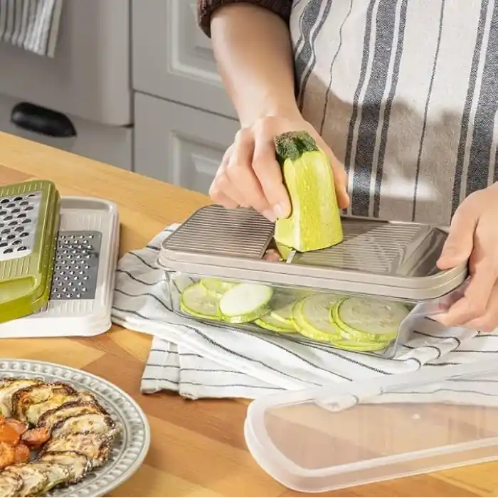 Orret Home 3 Bıçaklı Yatay Rende, Rondo Rondoğrayıcı, Saklama Kabı Hazneli Kapaklı Plastik Rende, Çok Fonksiyonlu Mutfak Aleti, Sebze ve Meyveler için Etkili Doğrama ve Rendeleme