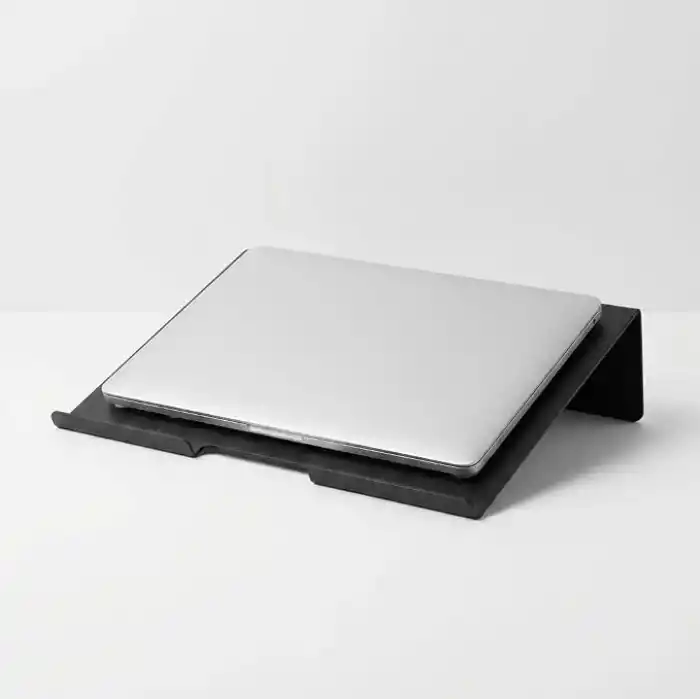 Deconox Metal Laptop Standı, Siyah Dizüstü Bilgisayar Yükseltici Stand, 38x26 cm Havalandırma Delikli Ergonomik Açılı Notebook Standı, Özel Boyalı Masaüstü Laptop Yükseltici